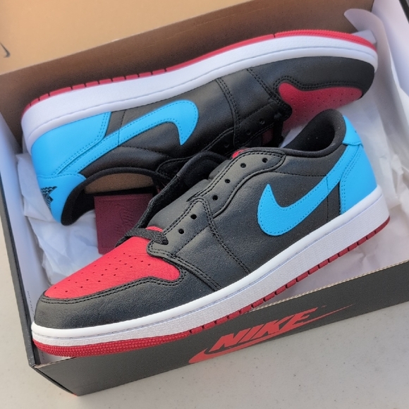 Nike Air Jordan 1 Low OG - CHICAGO TO UNC - Men's Size 10.5 ( CZ0775-046 )